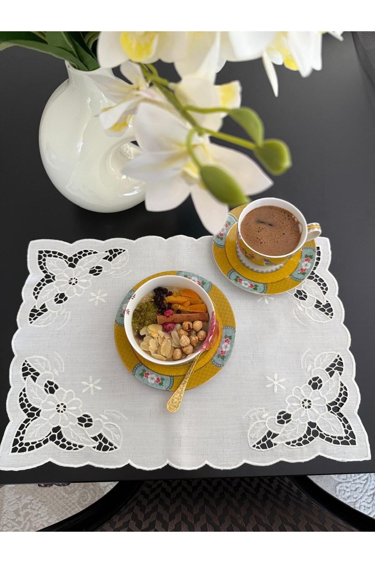 White Flowers Beyaz İş Amerikan Servis 6 Kişillik