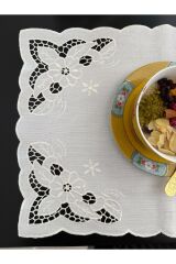 White Flowers Beyaz İş Amerikan Servis 6 Kişillik